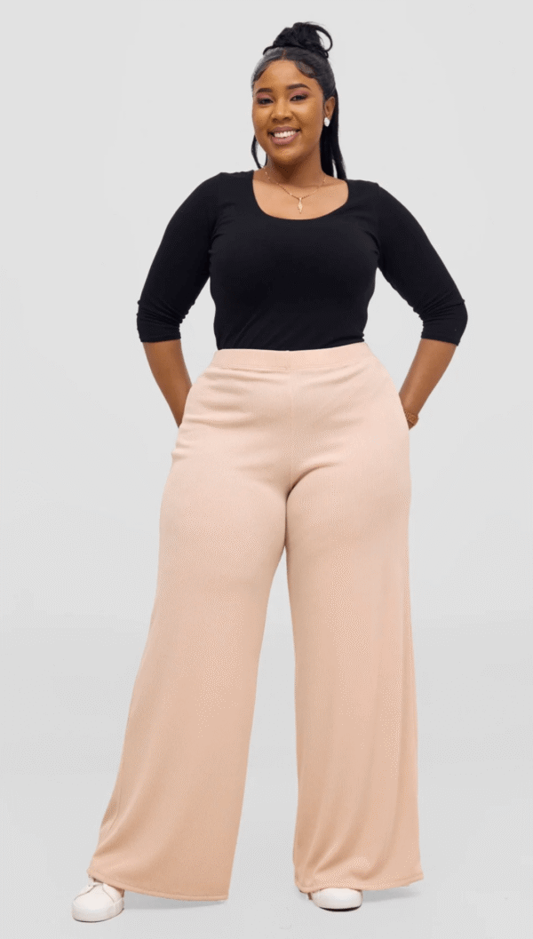 Wide legged pants